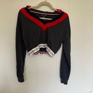 Cropped Tommy Hilfiger hoodie. Size medium.